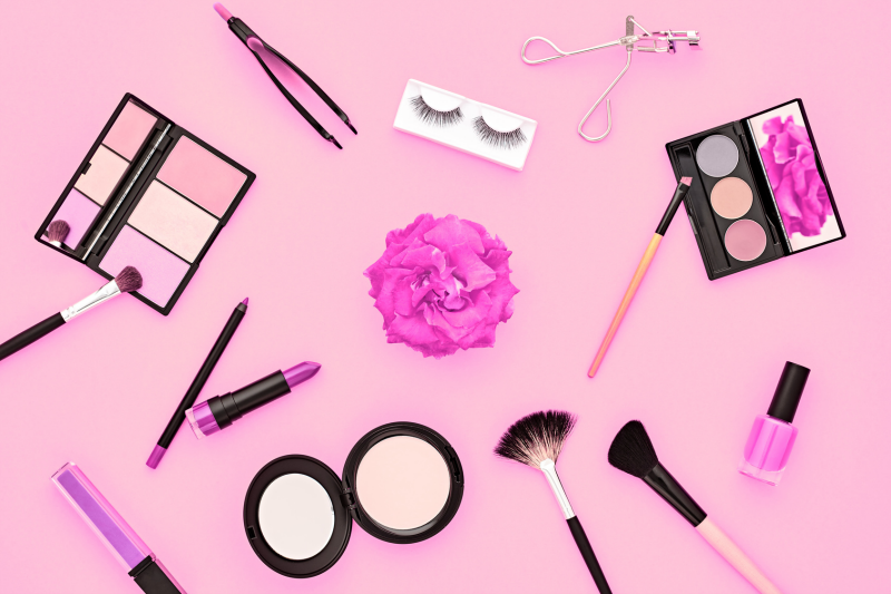 Read more about the article Kosmetolog radzi. Zabiegi upiększające u kosmetyczki – kobieta w ciąży i kp.